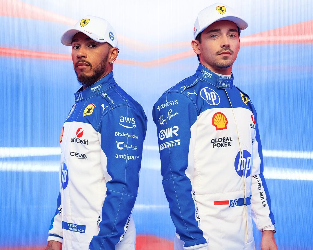 Le tute con i colori della nuova livrea Ferrari per il GP di Miami 2025