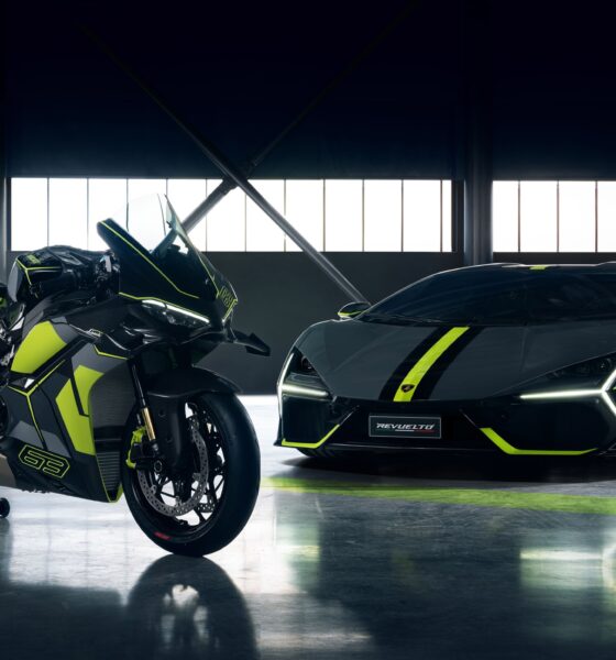 La Ducati V4 Lamborghini e la Lamborghini Revuelto (© Ducati)
