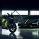 La Ducati V4 Lamborghini e la Lamborghini Revuelto (© Ducati)