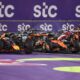 Il momento del sorpasso tra Piastri e Verstappen a Jeddah (© Red Bull Content Pool)