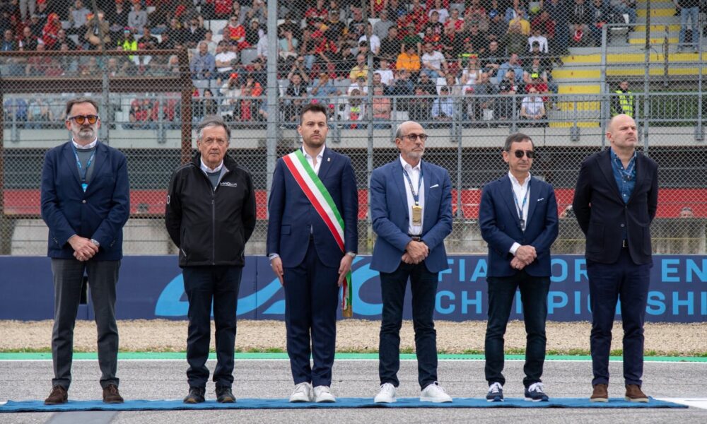 Il Sindaco Panieri con, da sinistra, Benvenuti e Minardi. Alla sua destra, Richard Mille, Fillon e Lequien (© Comune di Imola)