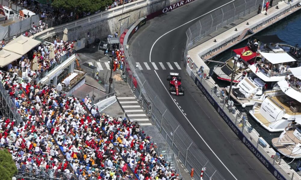 Charles Leclerc nella sezione del porto di Monte Carlo (© Scuderia Ferrari)