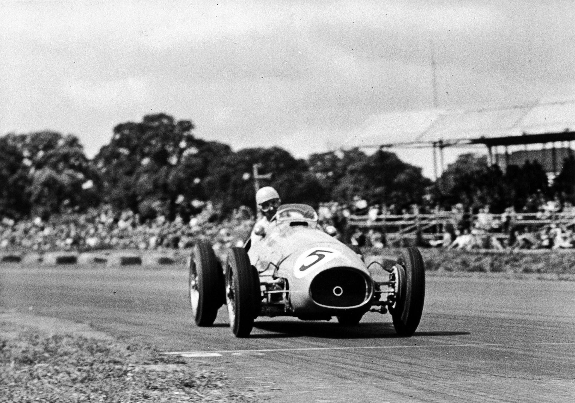 Alberto Ascari durante il GP di Gran Bretagna 1953