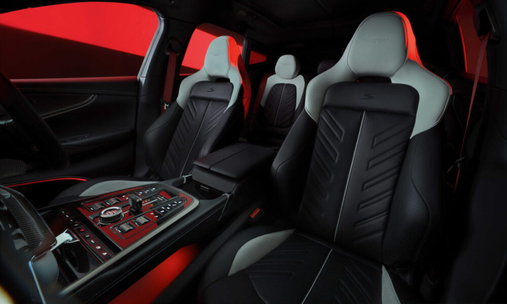 Aston Martin DBX S