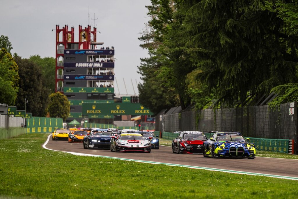 La partenza delle LMGT3 a Imola (© DPPI/WEC)