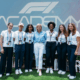 Susie Wolff con una commissione di studentesse a cui sono state illustrate le possibilità di crescita nell'industria del motorsport