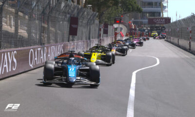 La bandiera rossa che ha sancito la vittoria di Crawford nella Feature Race (© X.com Formula 2)