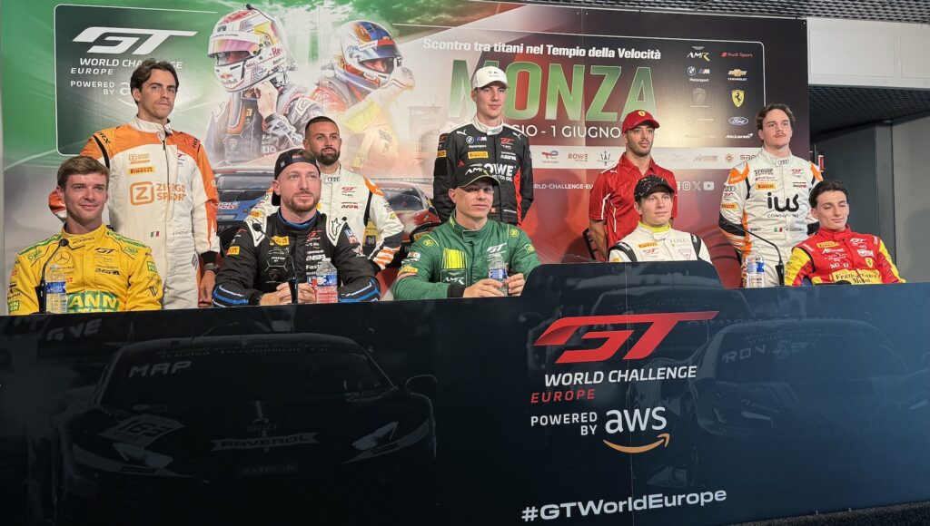 Il parterre dei piloti italiani nella conferenza per il GTWCE a Monza (© 1000 Cuori Motori)