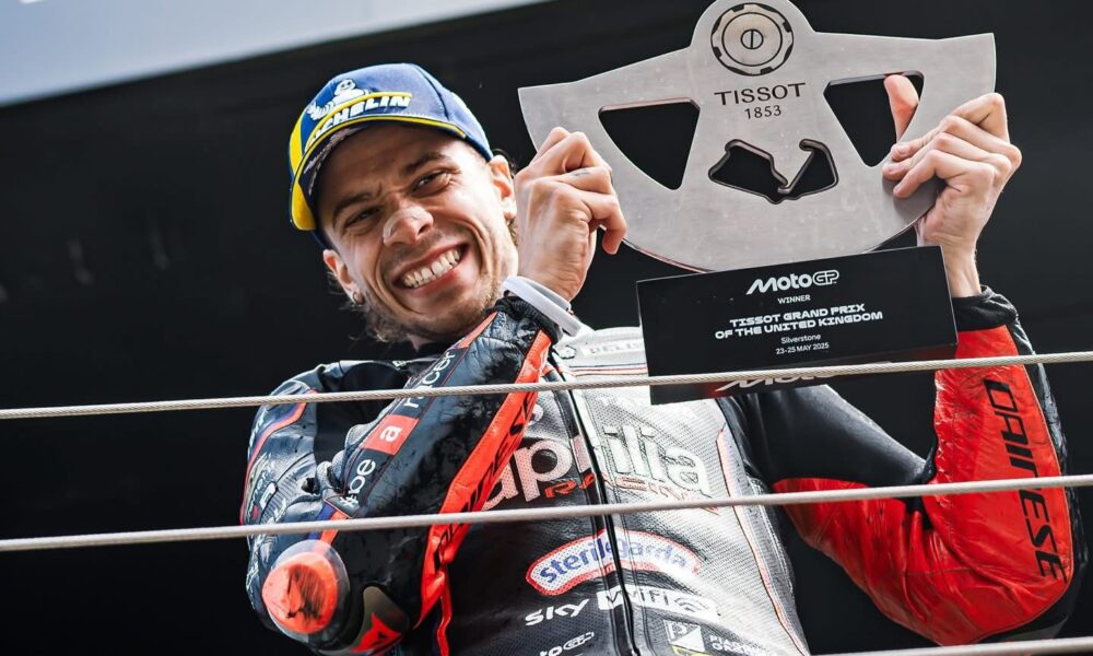 Marco Bezzecchi trionfa a Silverstone e Rivola parla a Martin