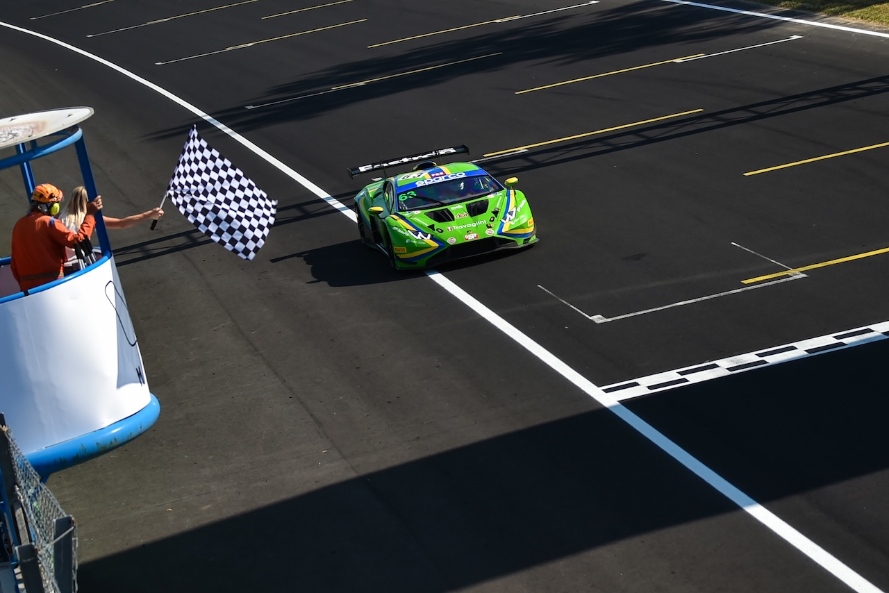 La #63 Lamborghini Vincenzo Sospiri Racing vincitrice a Monza (© ACI Sport)