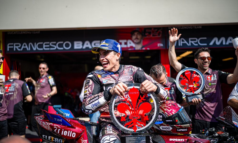 Marc Marquez durante i festeggiamenti al Mugello