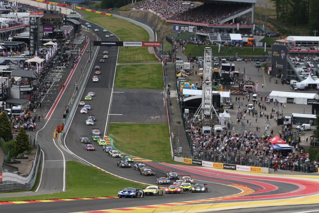 La partenza della 24 Ore di Spa 2025 (© SRO)