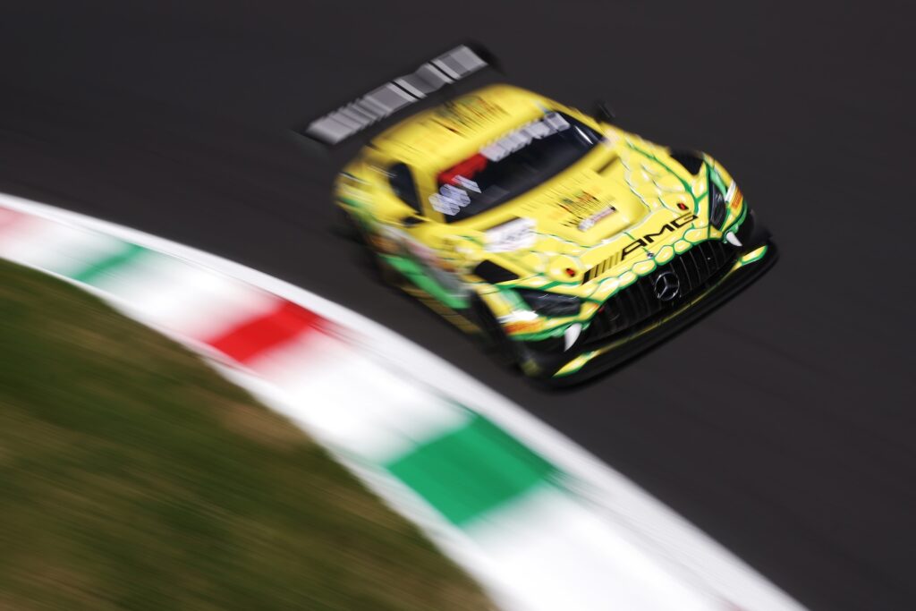 La #48 "Mamba" Mercedes Winward Racing (© SRO)