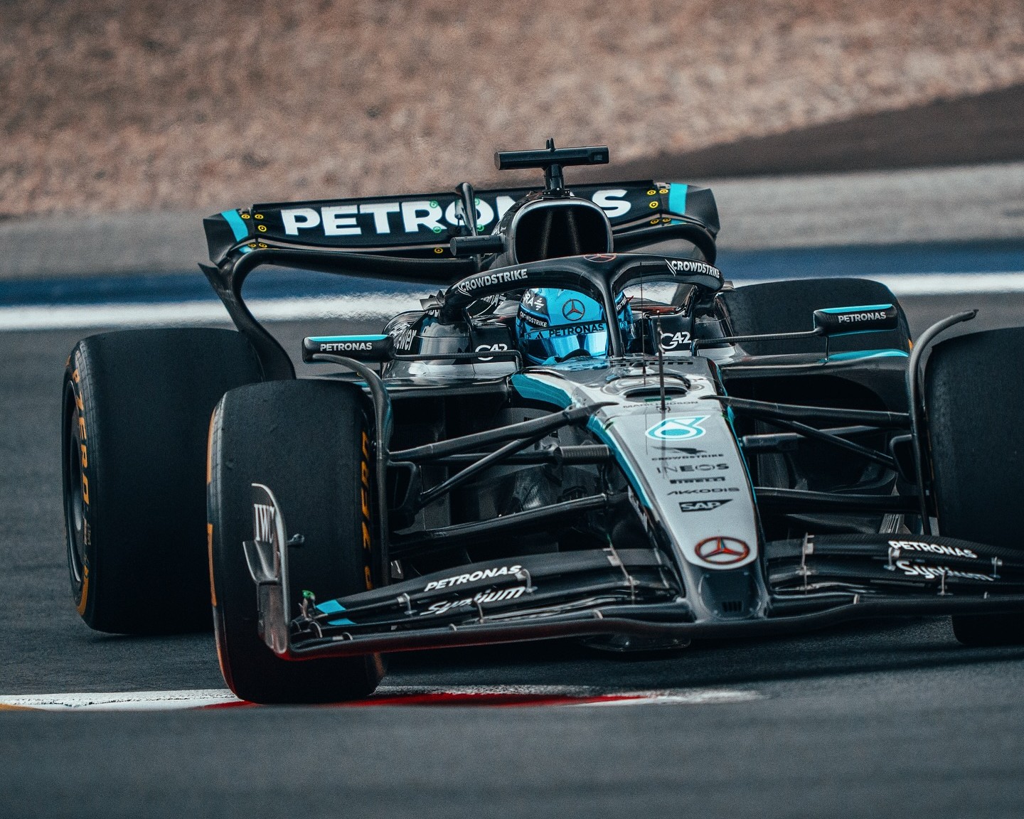 George Russell in azione durante il GP d'Austria 2025