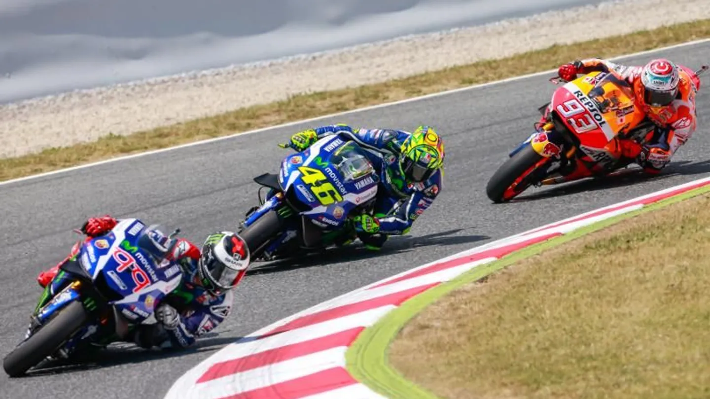 Jorge Lorenzo davanti a Rossi e Marquez nel GP di Catalunya 2016