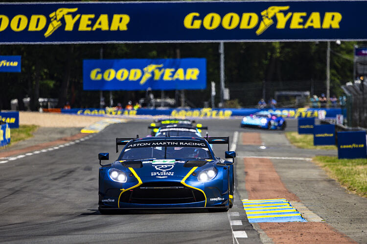 L'Aston Martin #27 di Heart of Racing Team a Le Mans