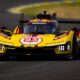 La #83 Ferrari privata di AF Corse, in testa alla 21ª ora della 24 Ore di Le Mans 2025 (© DPPI - ACO)