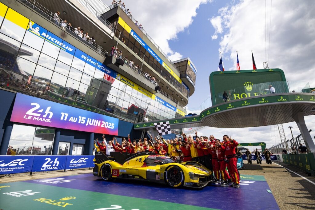 La squadra della Ferrari #83 AF Corse (© DPPI - ACO)