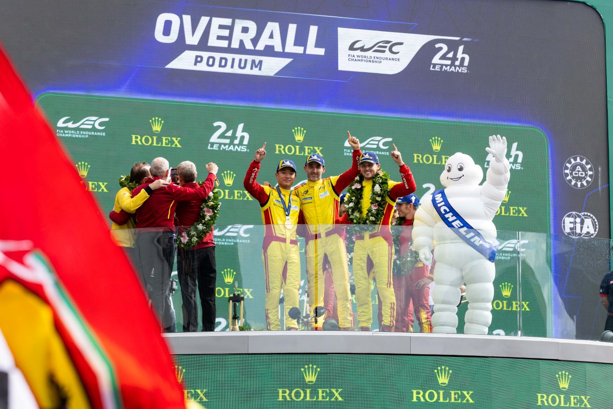 Il podio della 24 Ore di Le Mans 2025 (© DPPI - ACO)