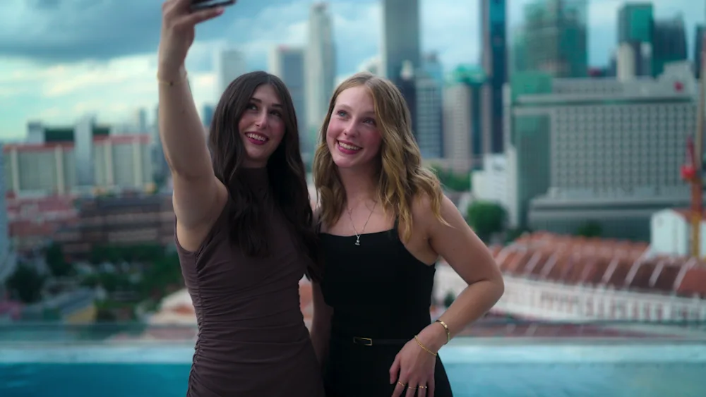 Lia Block e Aurelia Nobels durante le riprese di F1: The Academy