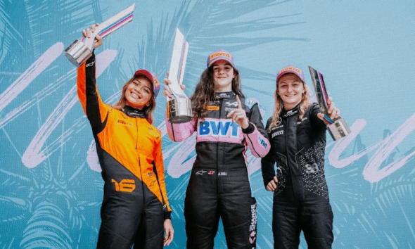 Abbi Pulling, Doriane Pin e Bianca Bustamante
