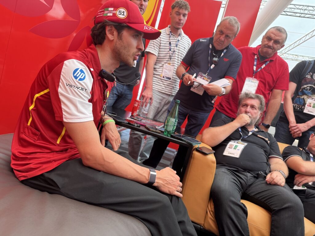 Antonio Giovinazzi durante l'incontro con i media (© 1000 Cuori Motori - Yuri Barbieri)