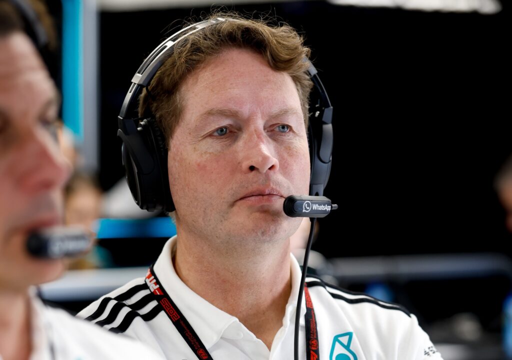Ola Kallenius, CEO Mercedes-Benz, insieme a Toto Wolff (© Mercedes)