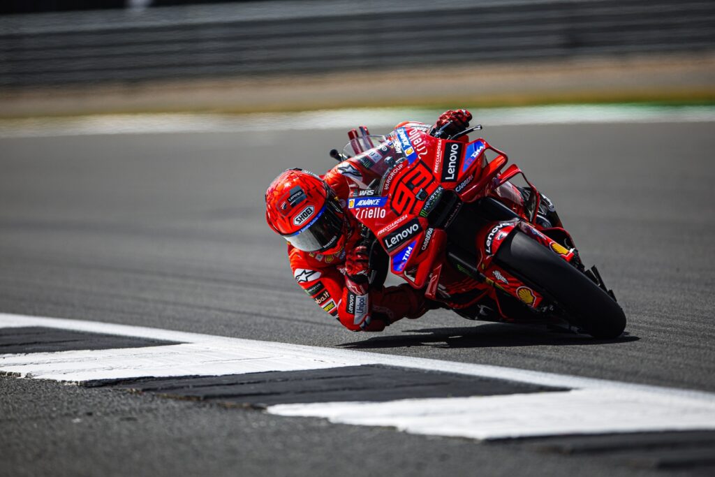 Marc Marquez in azione a Silverstone