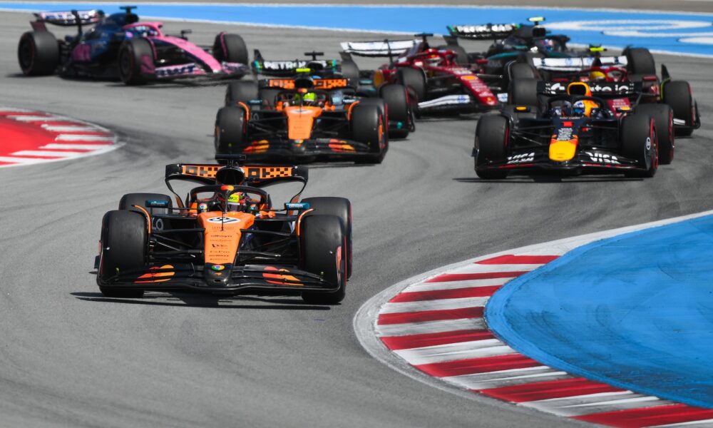 La partenza del GP di Barcellona. La gara catalana è confermata nel calendario F1 2026 (© Red Bull Content Pool)