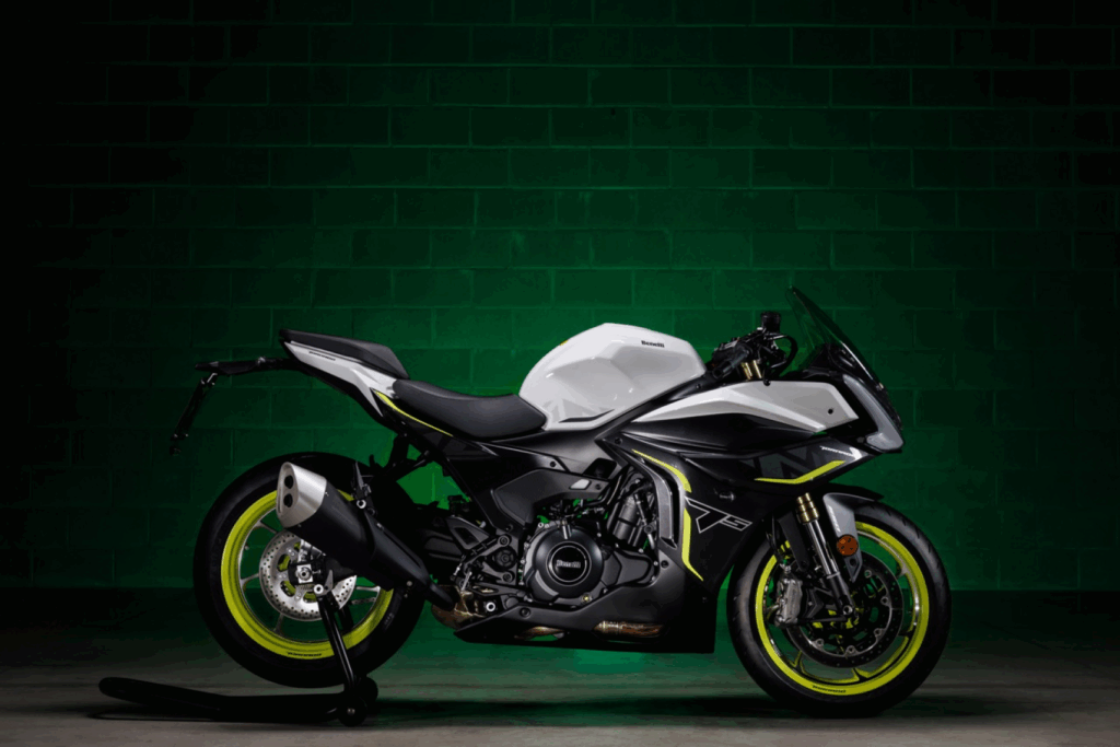 La Tornado in colorazione Gres White (© Benelli)