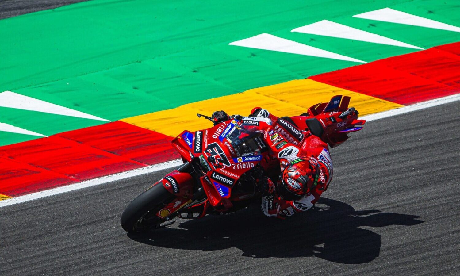 bagnaia aragon motogp 2025