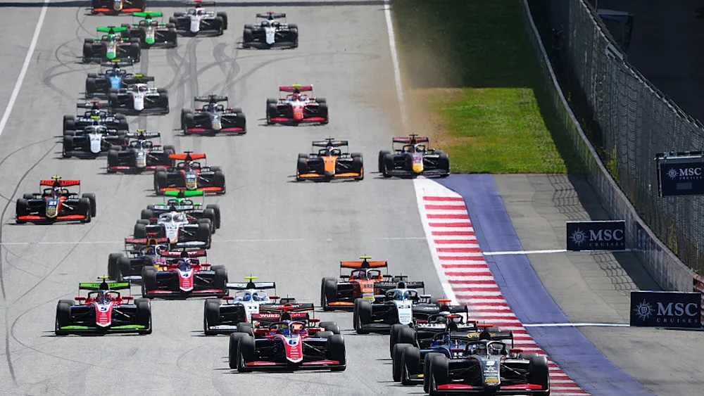 La partenza della Sprint Race del Round d'Austria F3 2025 (© Formula Motorsport Ltd)