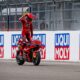 L'esultanza di Marc Marquez dopo la vittoria al Sachsenring (© Ducati)