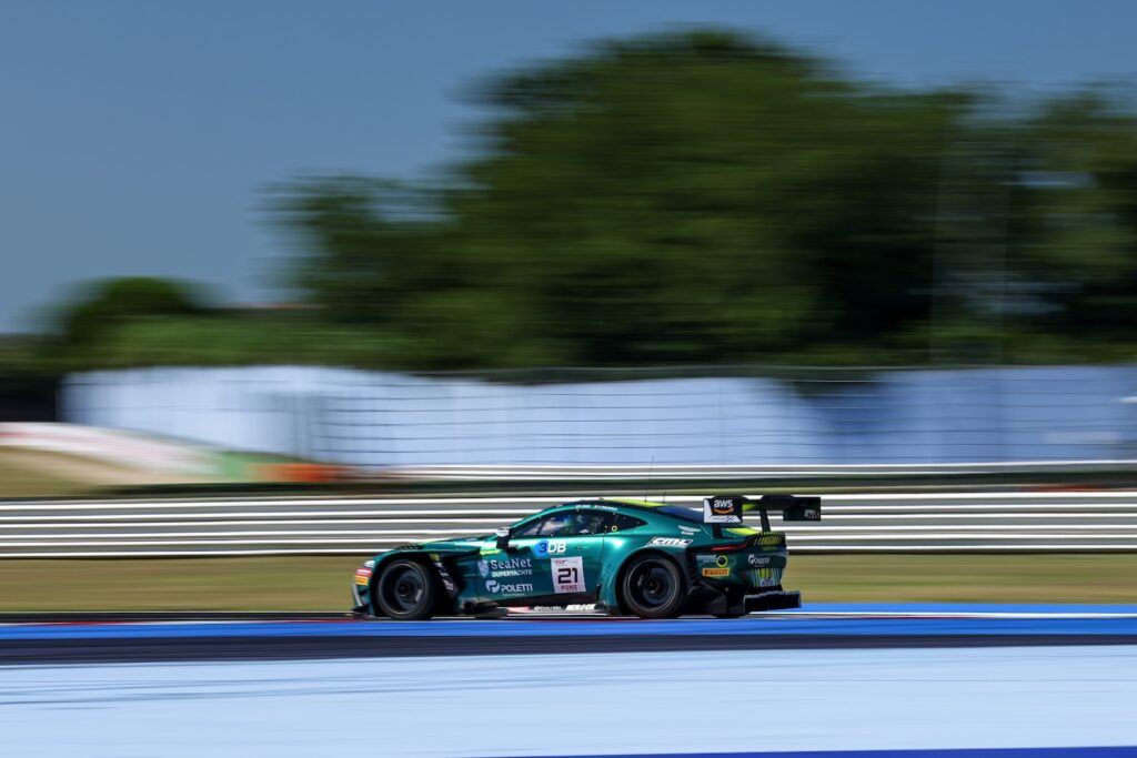La #21 Aston Martin Comtoyou (© JEP/SRO)