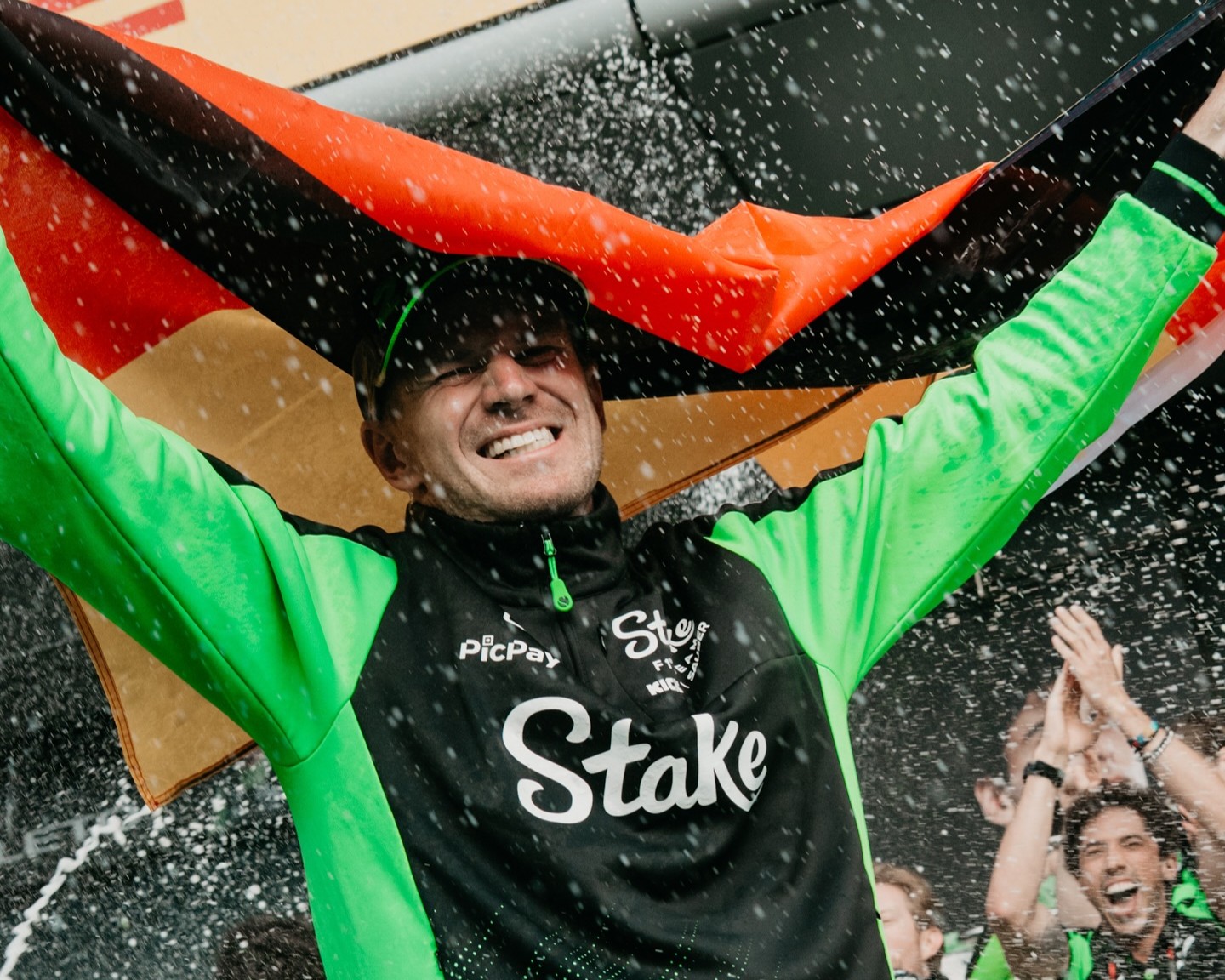 Nico Hülkenberg durante i festeggiamenti dopo il podio nel GP di Silverstone