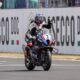 Toprak Razgatlioglu festeggia la vittoria a Donington 2025
