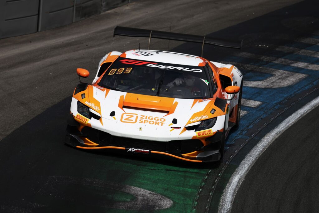 La #93 Ferrari Ziggo Sport Tempesta (© SRO)