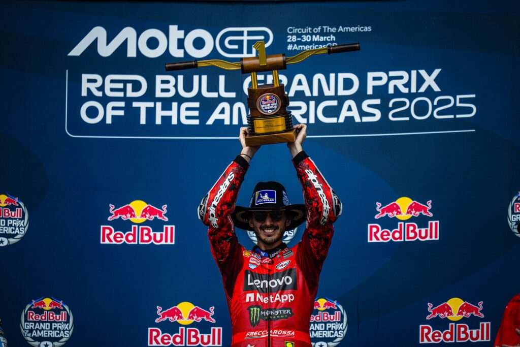 Bagnaia sul podio di Austin, unica vittoria del suo 2025