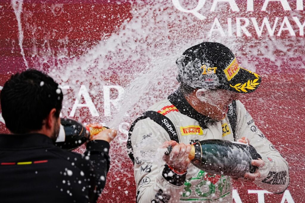 Boya sul podio della Feature Race