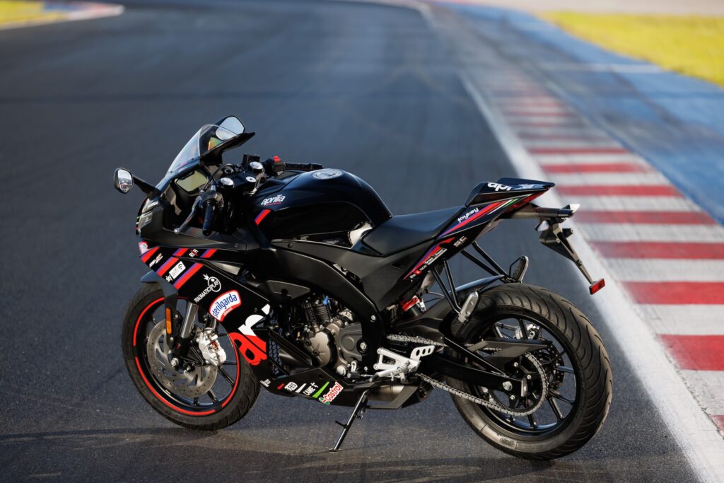 La RS 125 GP Replica 2025 (© Aprilia)