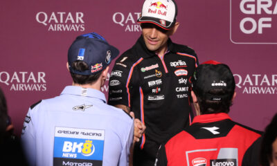 Jorge Martin e Alex Marquez durante la conferenza stampa del Qatar