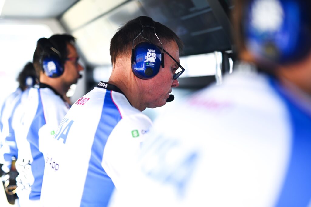 Alan Permane sul muretto Racing Bulls (© Red Bull Content Pool)