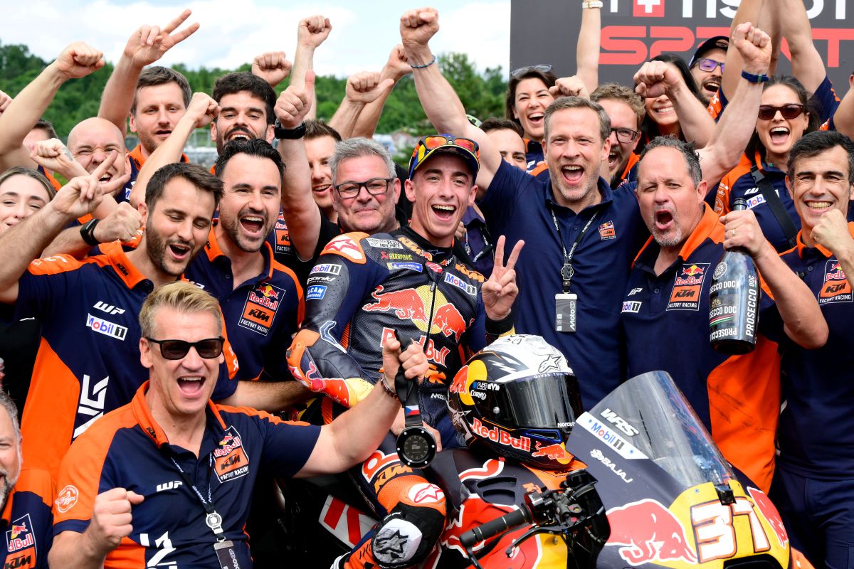 Pedro Acosta festeggia il podio nella Sprint di Brno 2025