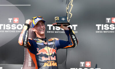 Pedro Acosta festeggia il podio ottenuto nel GP di Brno 2025