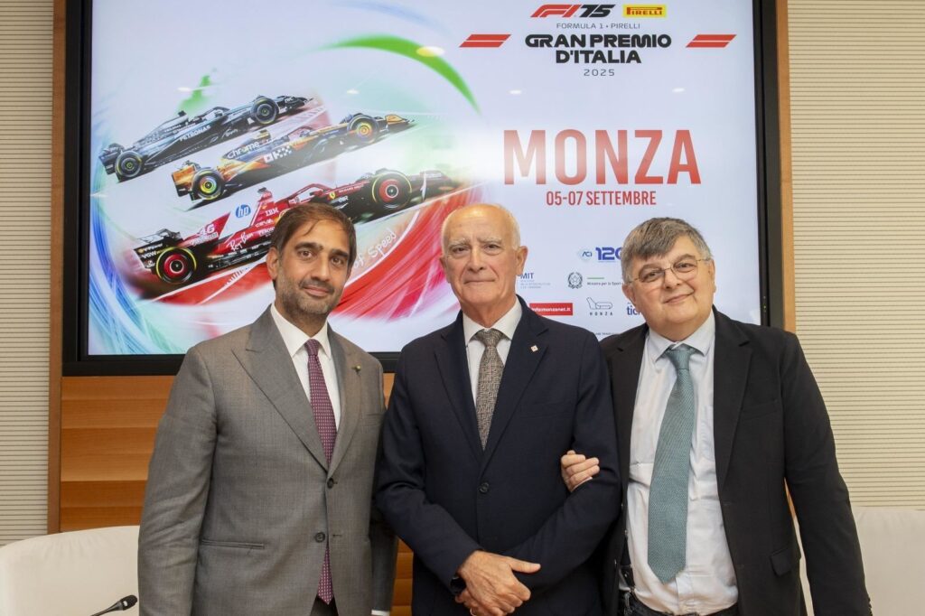 Al centro il generale del Sette, a sx. il presidente eletto La Russa (© ACI Sport)