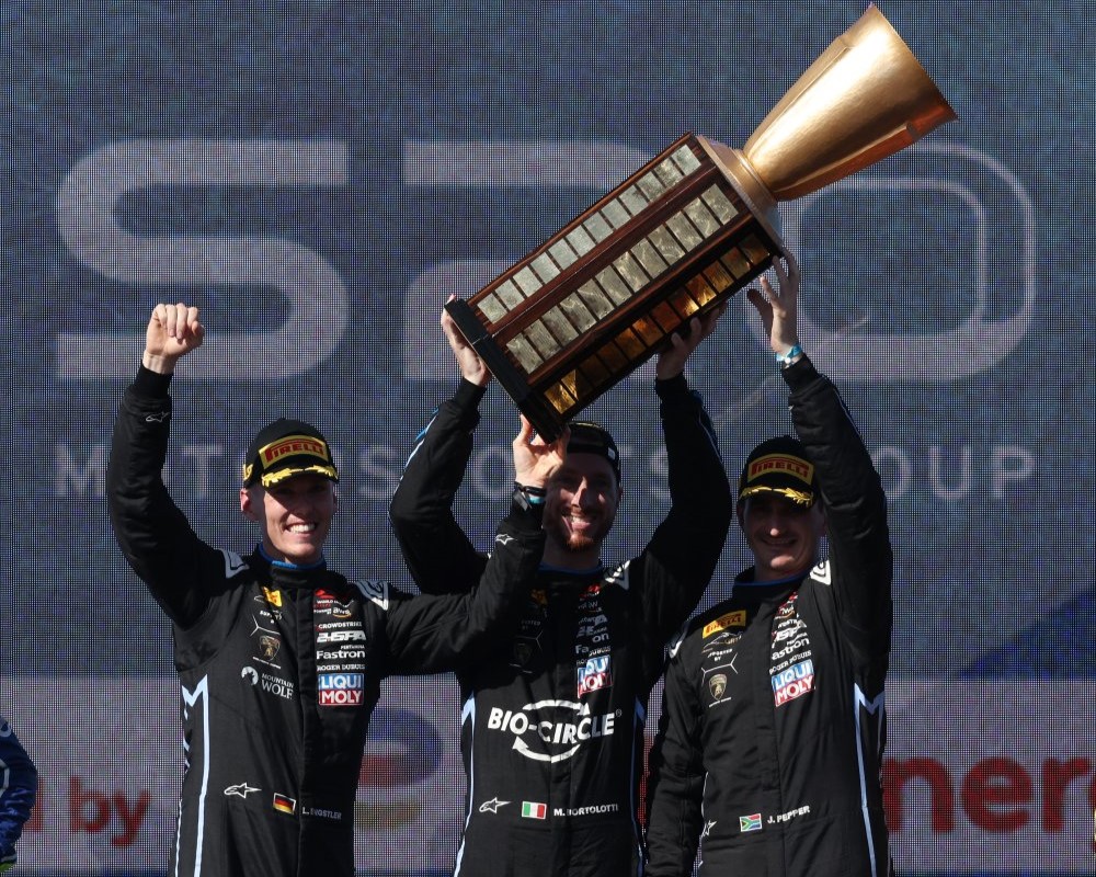 L'equipaggio del Team Grasser festeggia la vittoria alla 24 Ore di Spa (© GT World Challenge Europe)