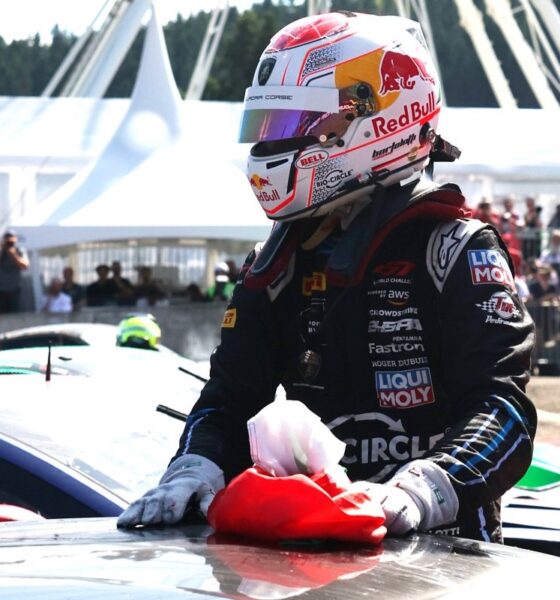 Mirko Bortolotti festeggia la vittoria alla 24 Ore di Spa