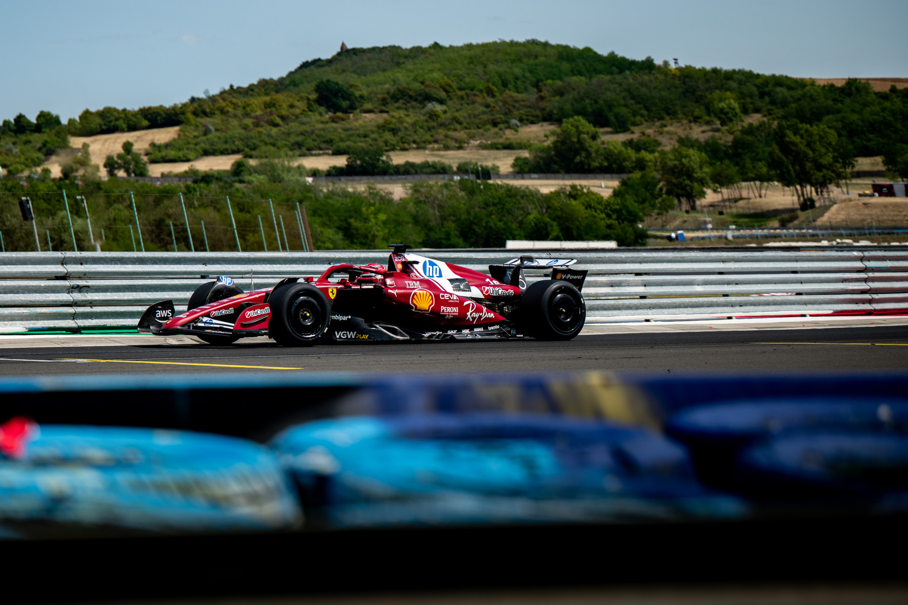 Charles Leclerc in pista all'Hungaroring per i test sulle Pirelli 2026