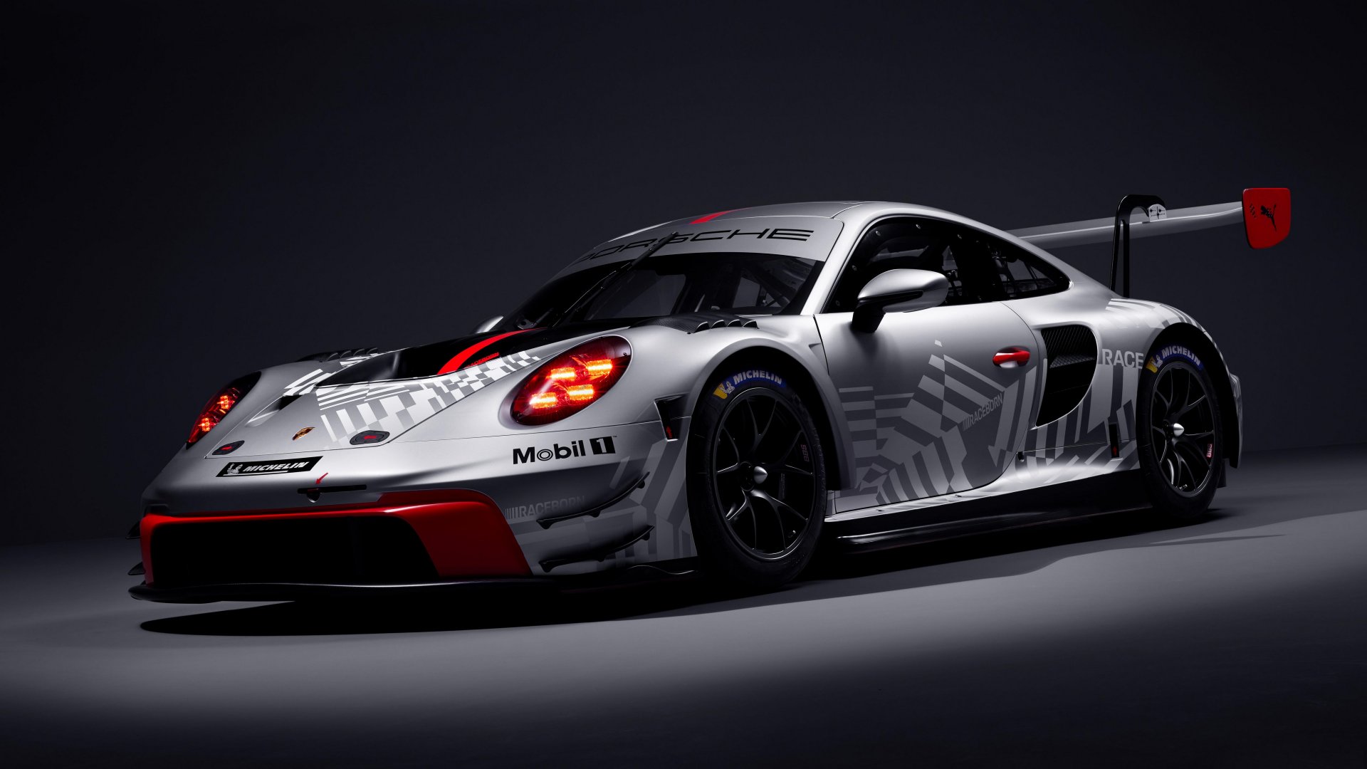 La Porsche 911 GT3 R dotata del nuovo pacchetto EVO