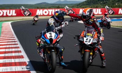 Danilo Petrucci con Toprak Razgatlioglu